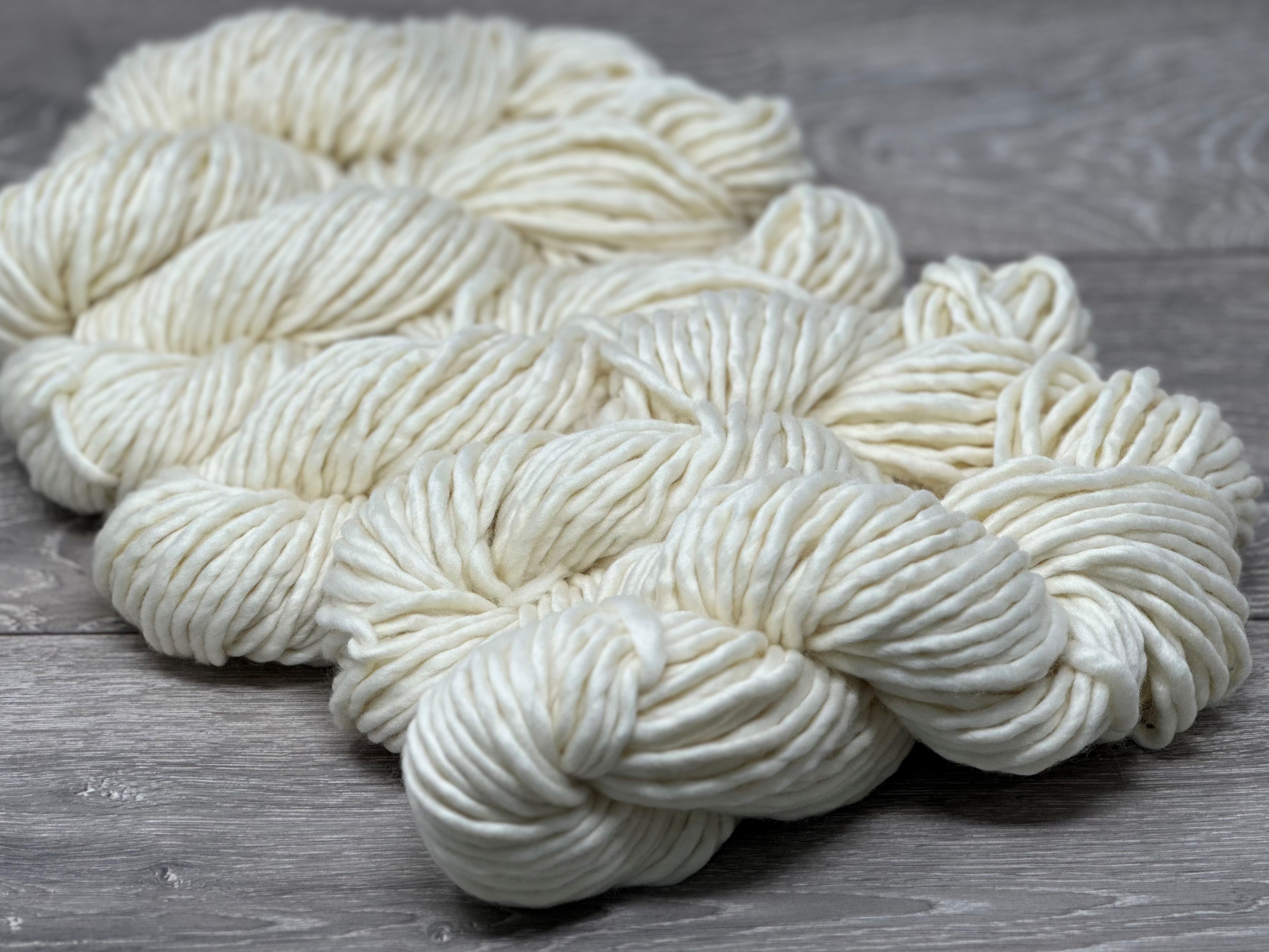 Superbulky Singles Yarn. 100% Superwash Extrafine (19.5 micron) Merino ...